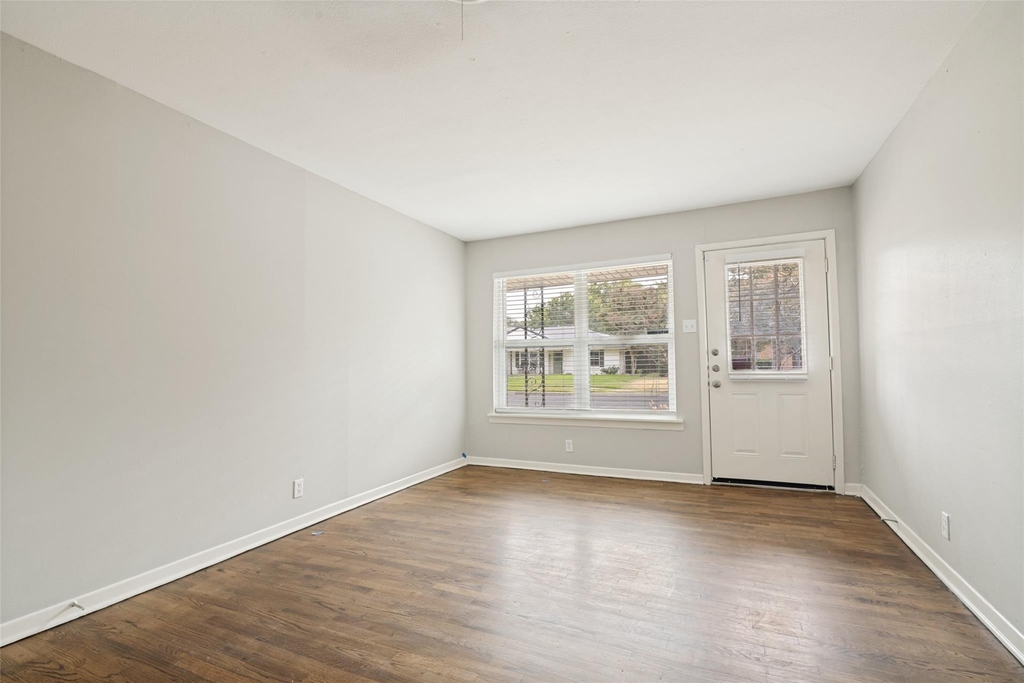 7315 Rutgers Drive - Photo 6