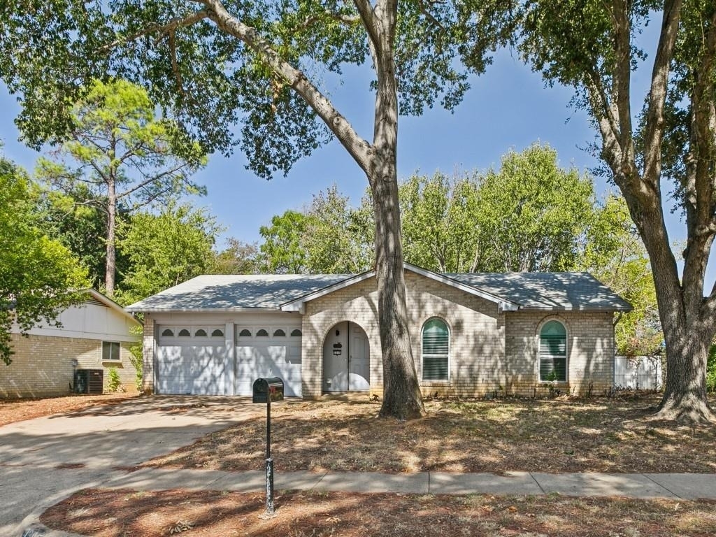 2305 Harvard Drive - Photo 0