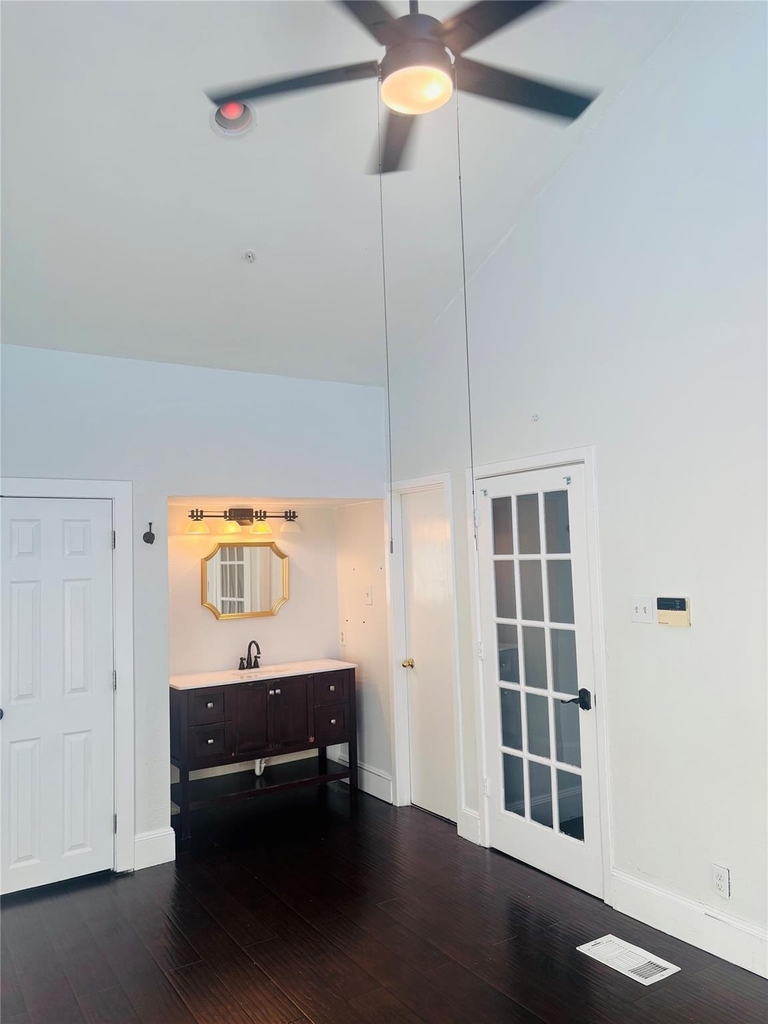 5815 Phoenix Drive - Photo 3