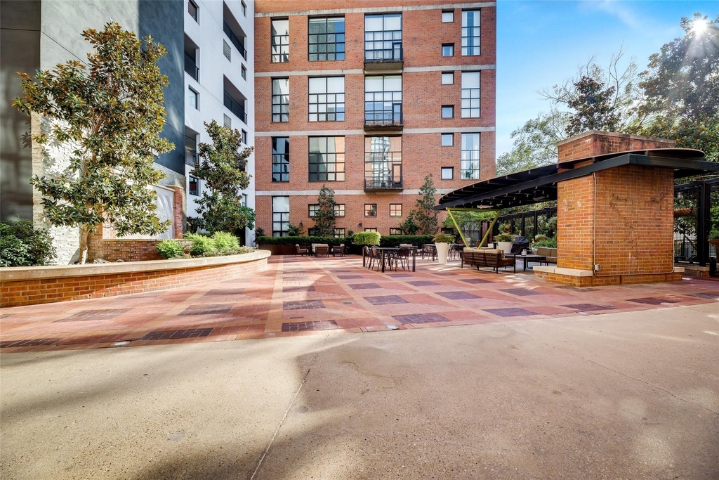3110 Thomas Avenue - Photo 20