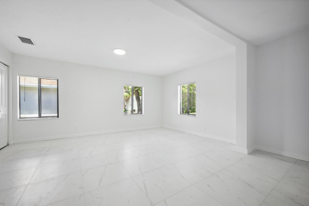 1009 14th Street - Photo 11