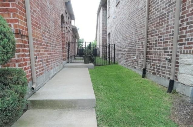 5547 Cecina Drive - Photo 2