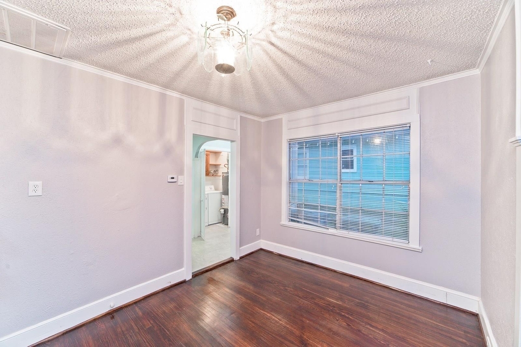 6020 Llano Avenue - Photo 3