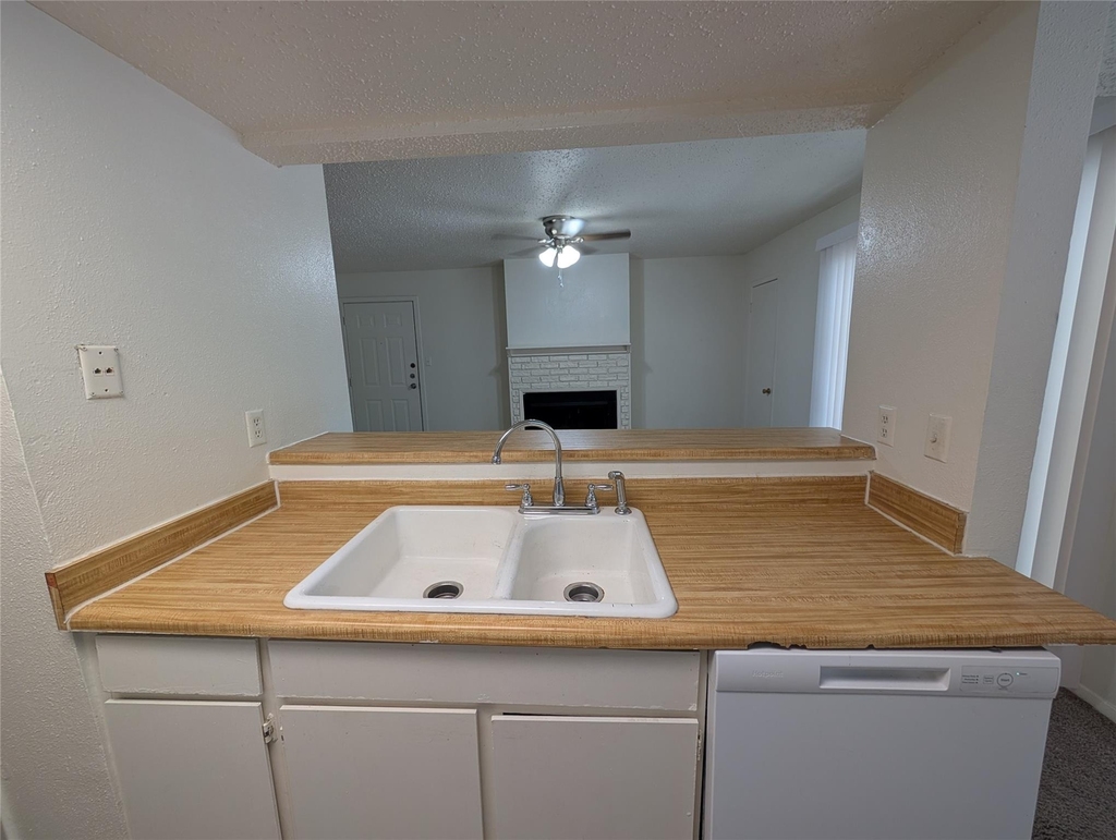 7431 Holly Hill Drive - Photo 5