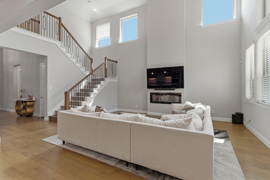 9607 Maple Hill Lane - Photo 8