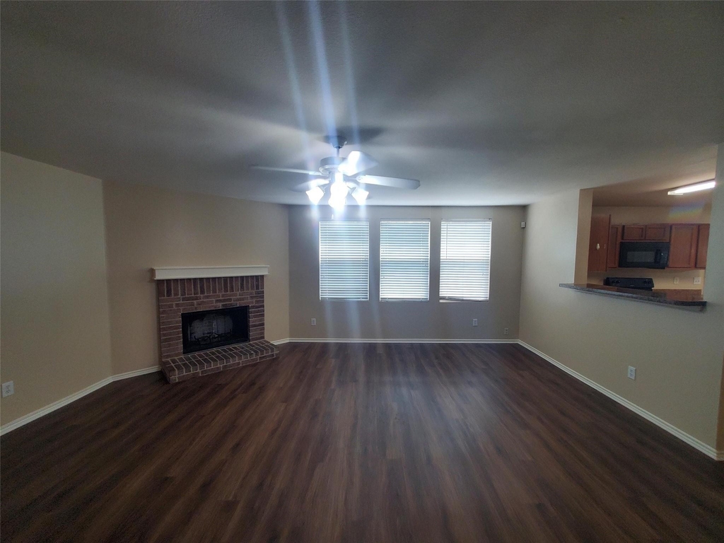 2512 Comstock Lane - Photo 2