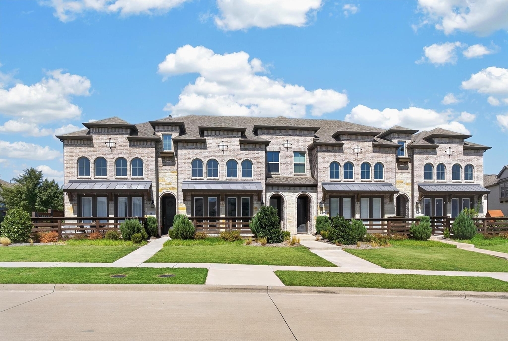 309 Sugarmaple Lane - Photo 1
