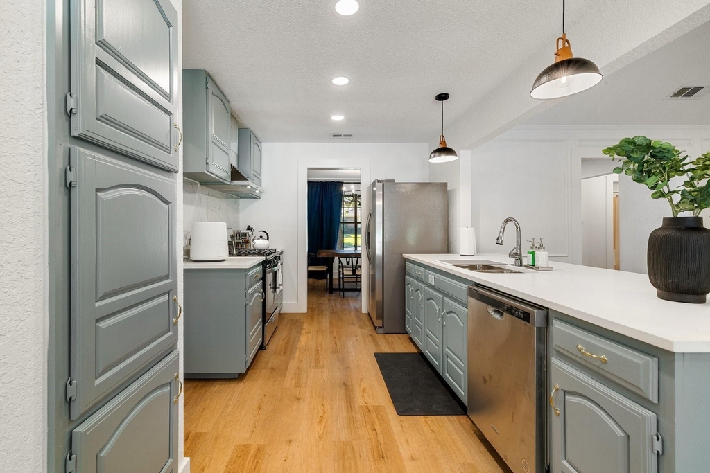 1402 Tiffany Forest Lane - Photo 12