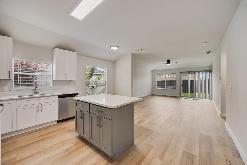 7127 Larkin Drive - Photo 6
