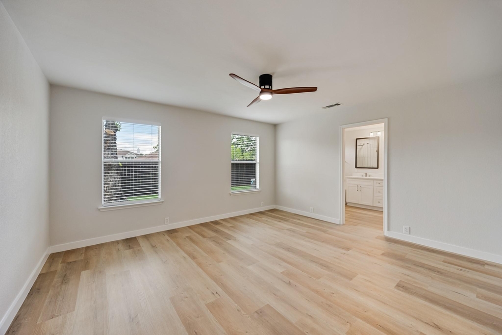 7127 Larkin Drive - Photo 14