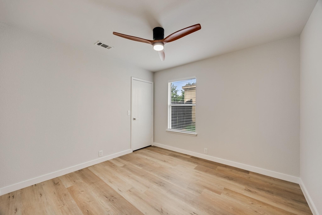 7127 Larkin Drive - Photo 17