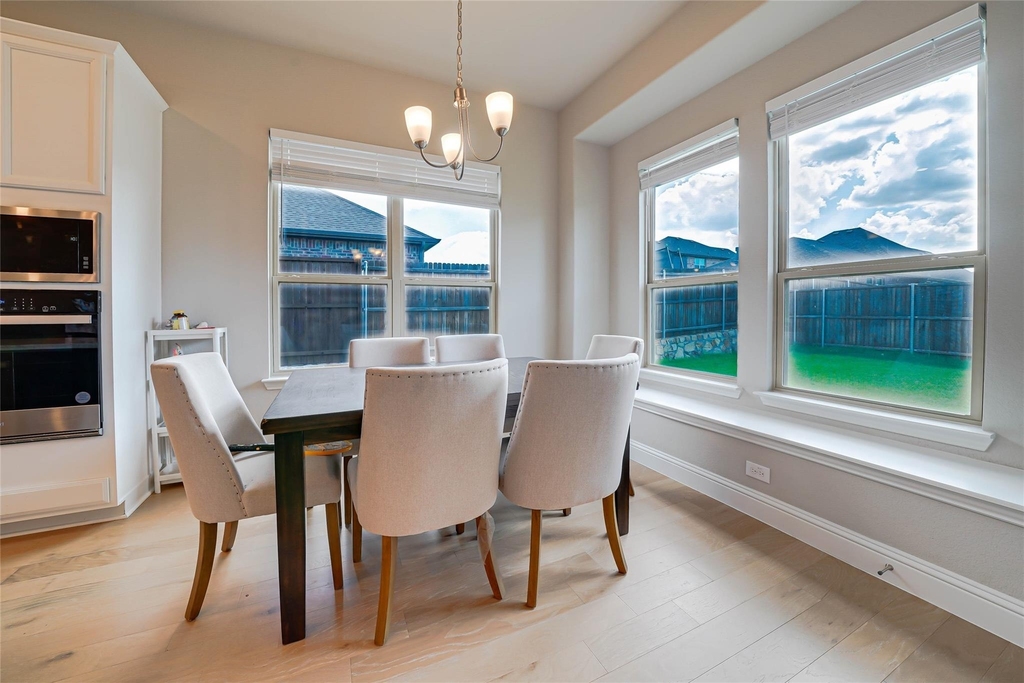 707 Gatecrest Drive - Photo 4