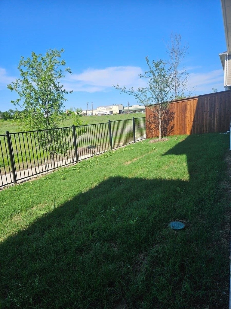221 Chestnut Street - Photo 17