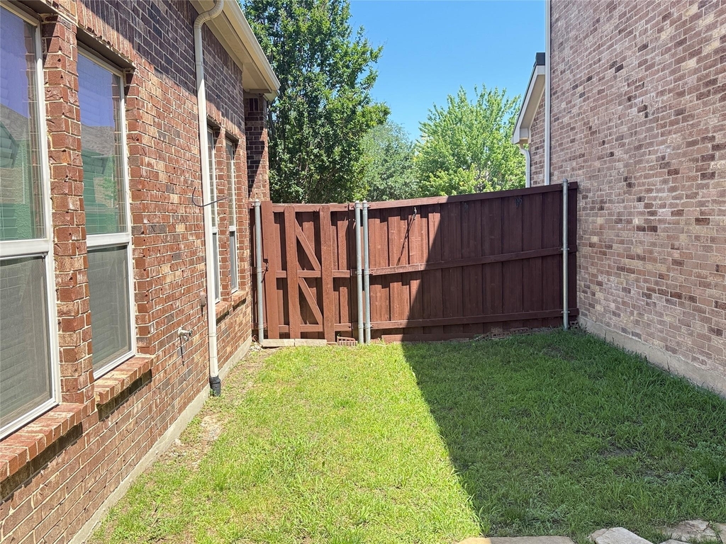 2108 Harris Place - Photo 6