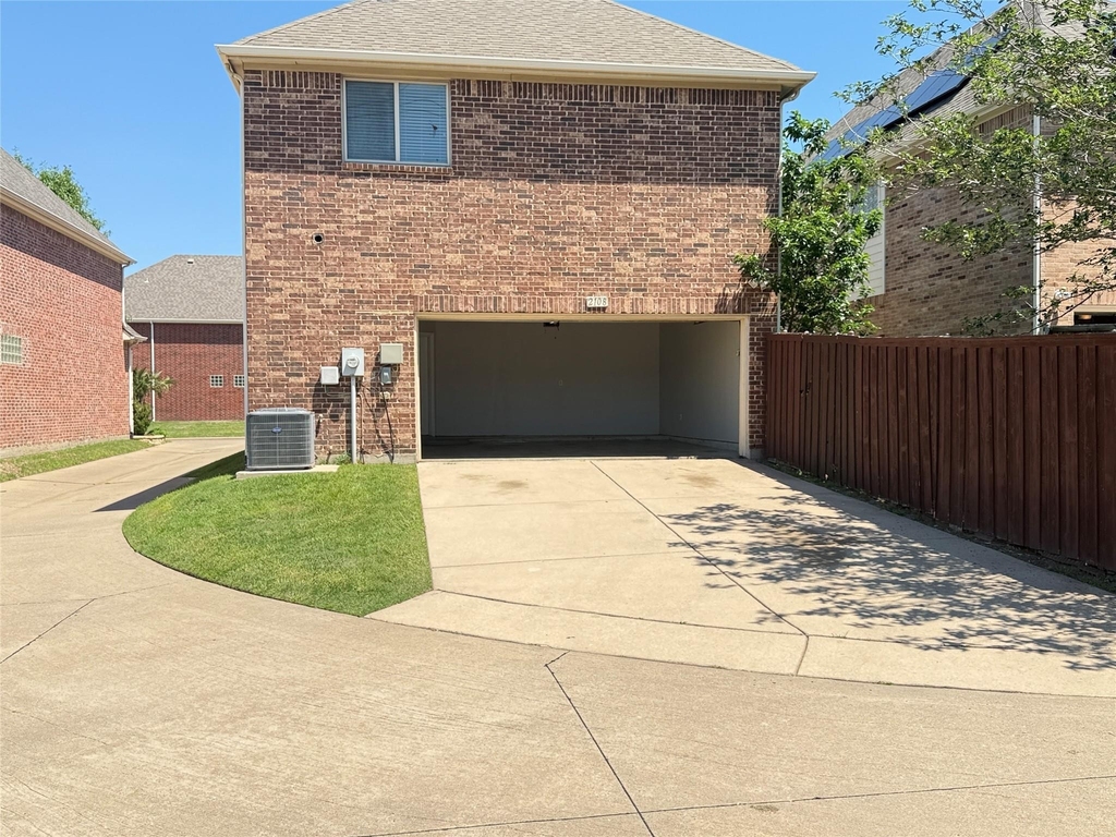 2108 Harris Place - Photo 2
