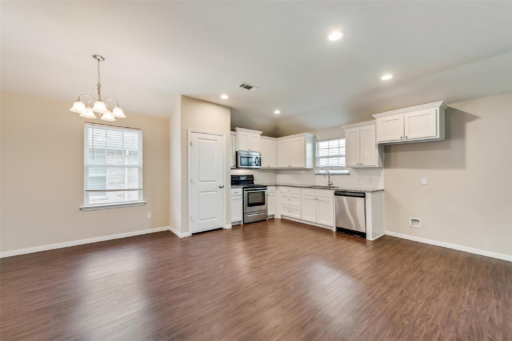 3318 Brookstone Drive - Photo 4