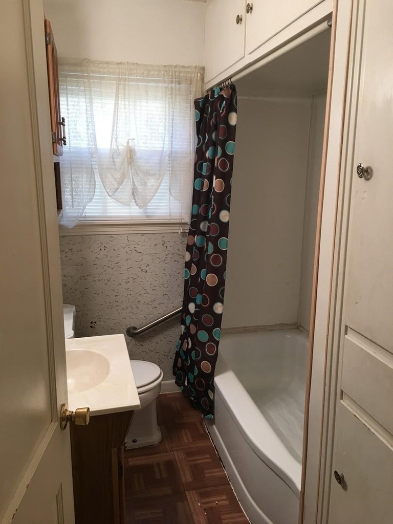 1009 Locust Street - Photo 8