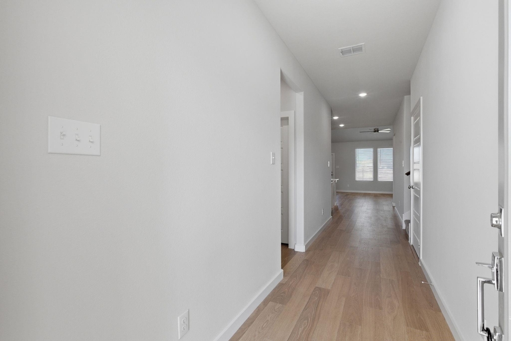 637 Sierra Ridge - Photo 2