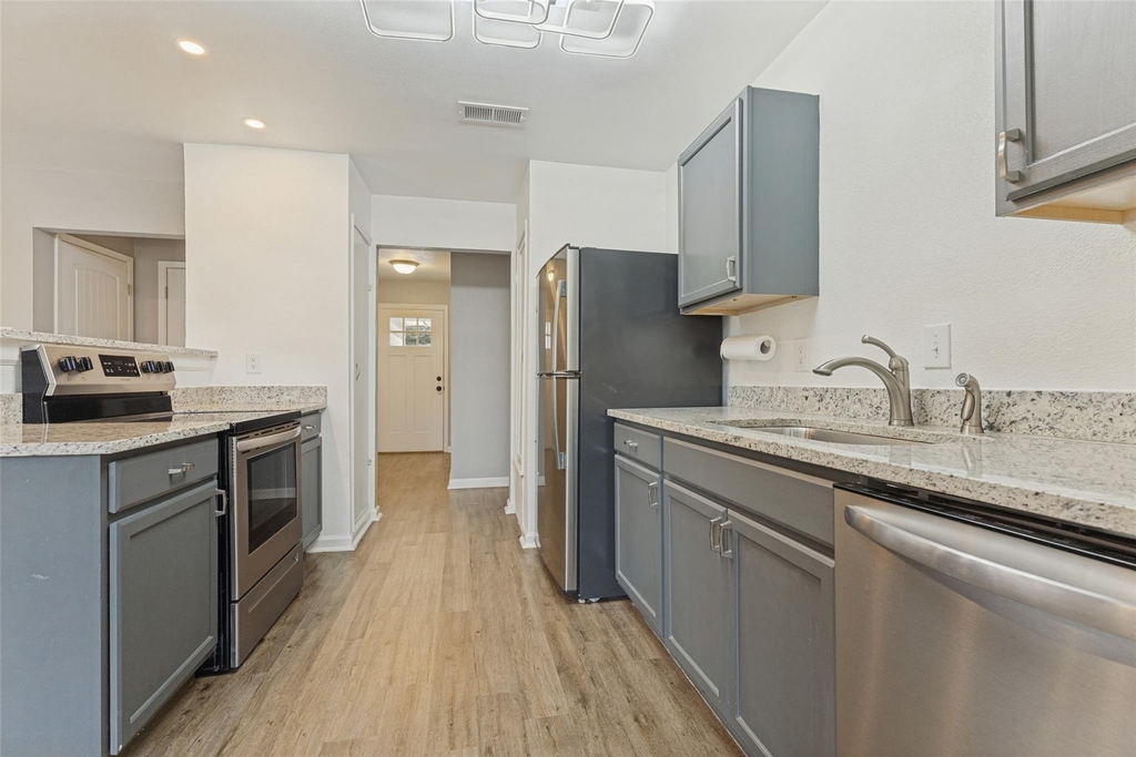 524 Cole Avenue - Photo 3