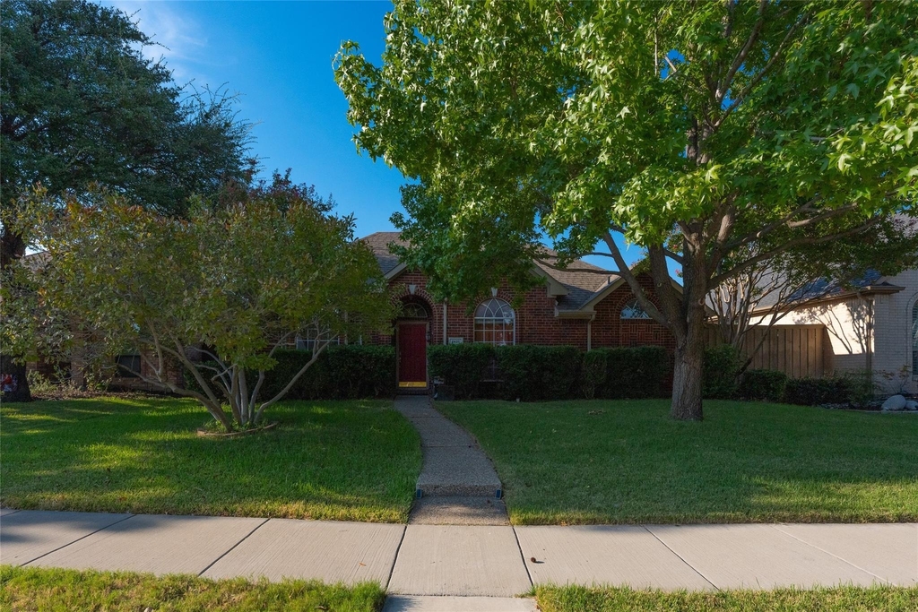 4821 Frost Hollow Drive - Photo 0