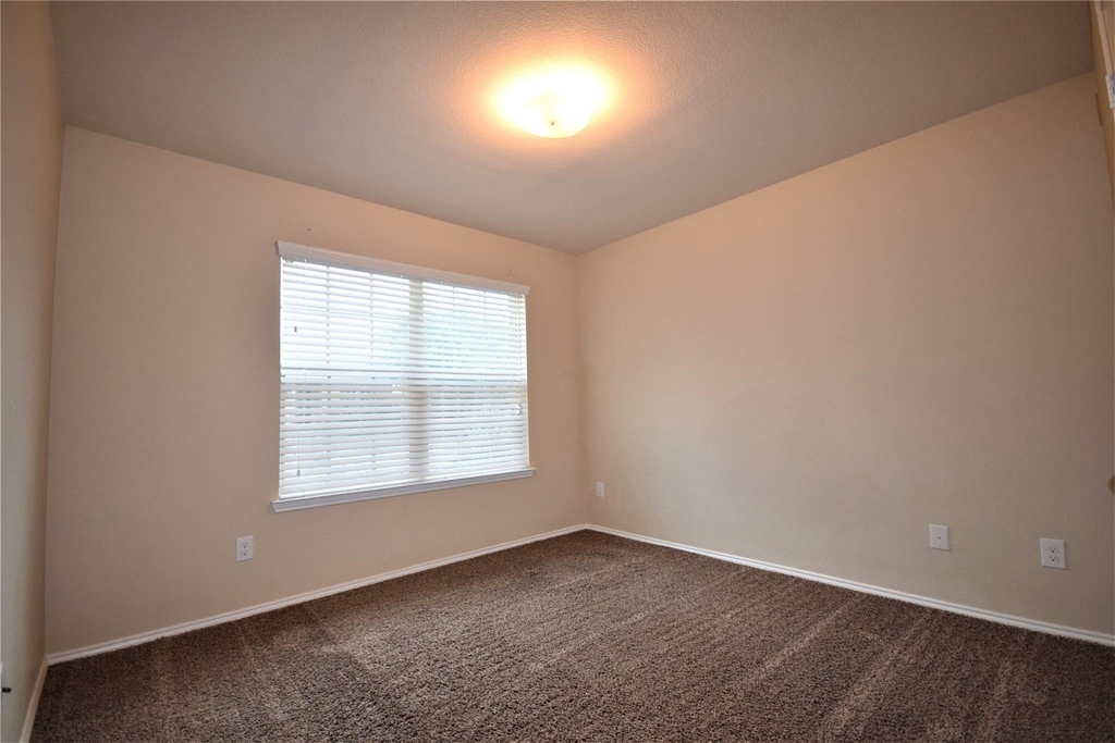 9005 Sundance Trail - Photo 9