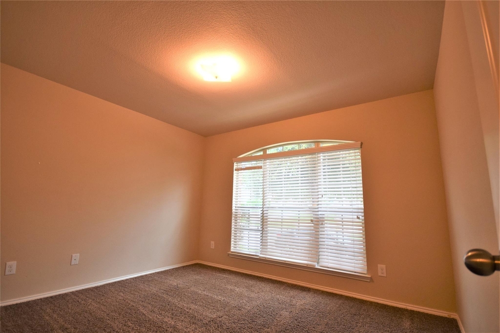9005 Sundance Trail - Photo 7