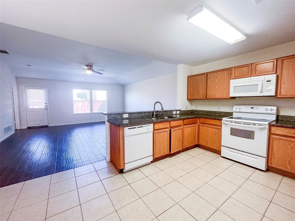 8929 Sagebrush Trail - Photo 4