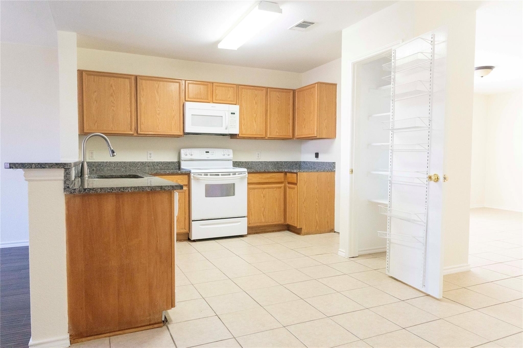 8929 Sagebrush Trail - Photo 3