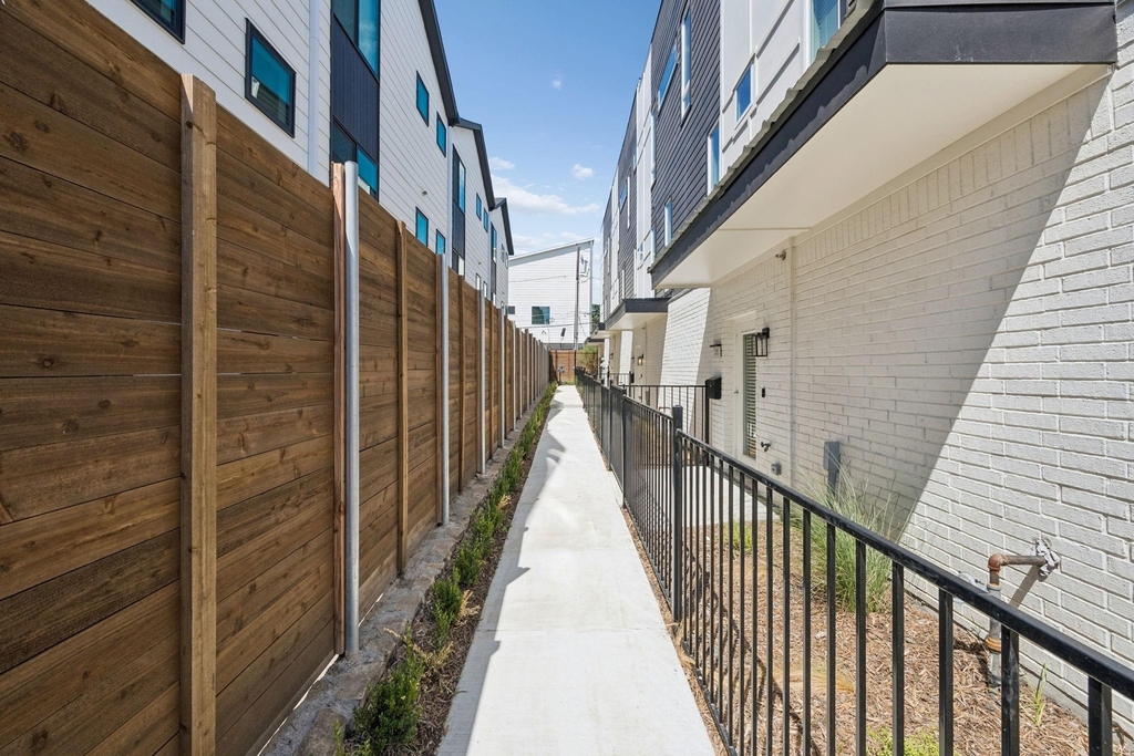 5633 Live Oak - Photo 19