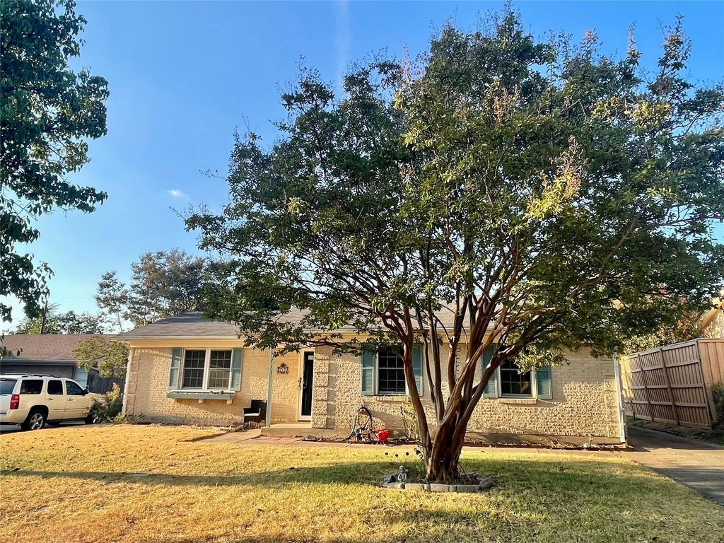 714 Timberlake Circle - Photo 2