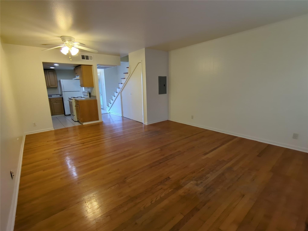 5730 Martel Avenue - Photo 2