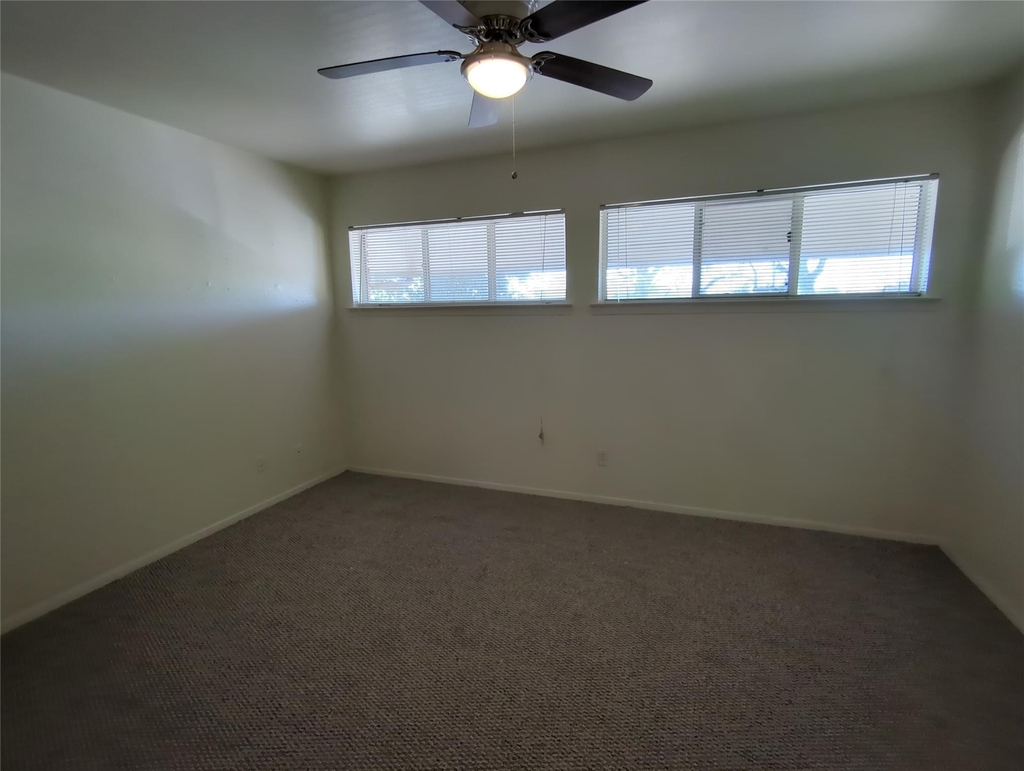 5730 Martel Avenue - Photo 9