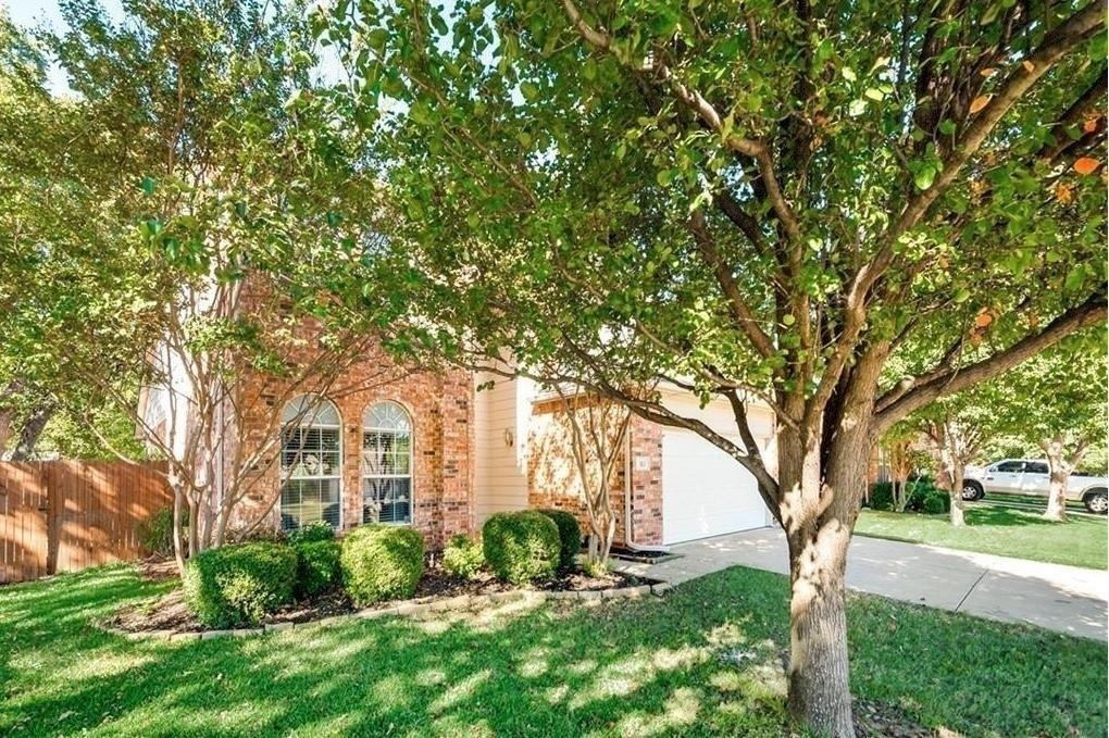 313 Londonderry Lane - Photo 1