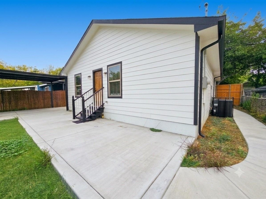 914 17th Street - Photo 17