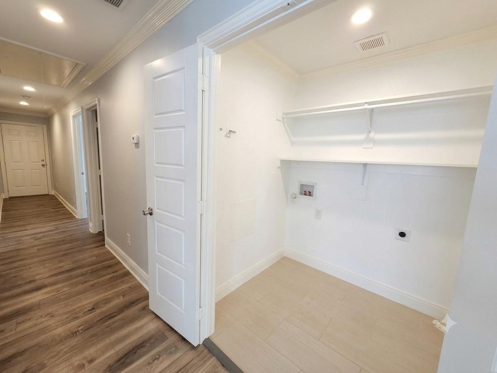 914 17th Street - Photo 8