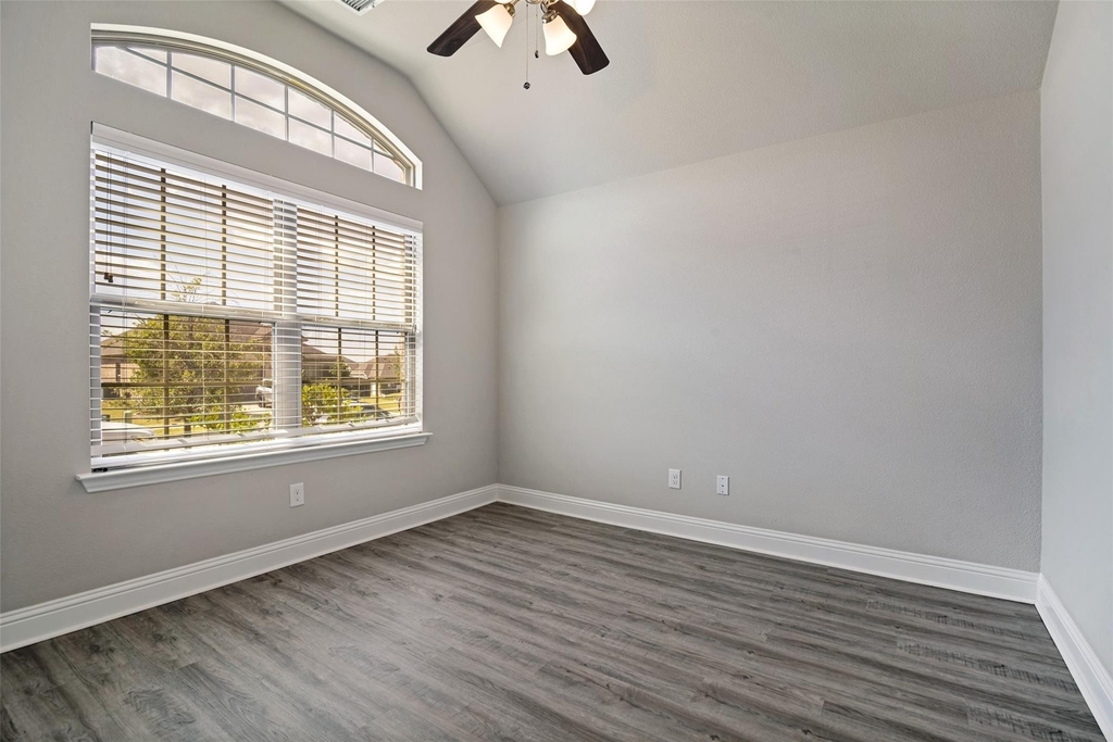 211 Jacaranda Drive - Photo 4