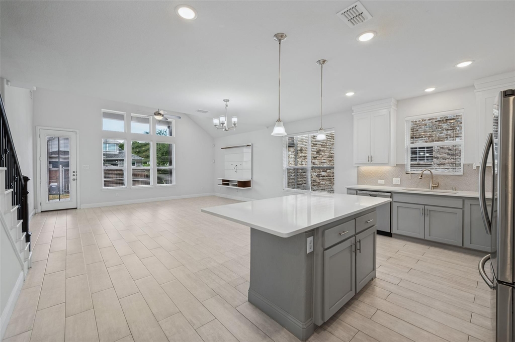 15862 Shasta Daisy Road - Photo 3