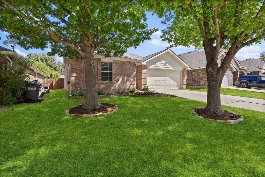 1110 Antoinette Drive - Photo 2