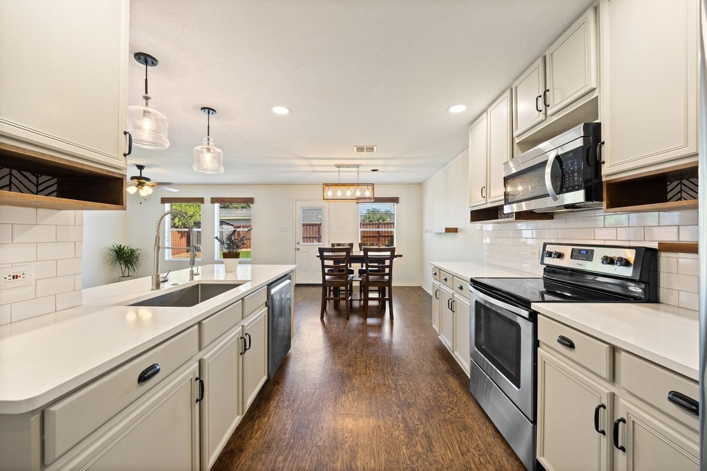 1110 Antoinette Drive - Photo 12