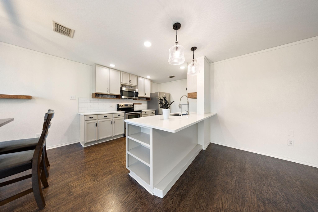 1110 Antoinette Drive - Photo 8