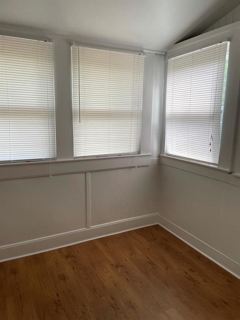 2257 College Avenue - Photo 12
