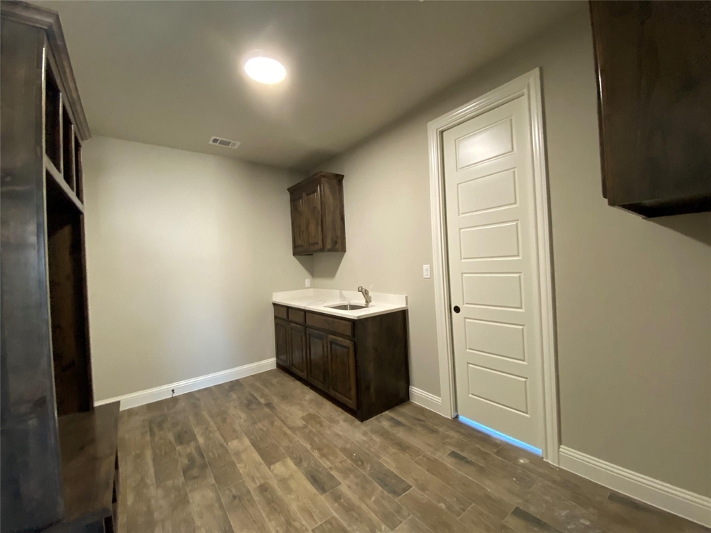 592 Lydia Lane - Photo 14