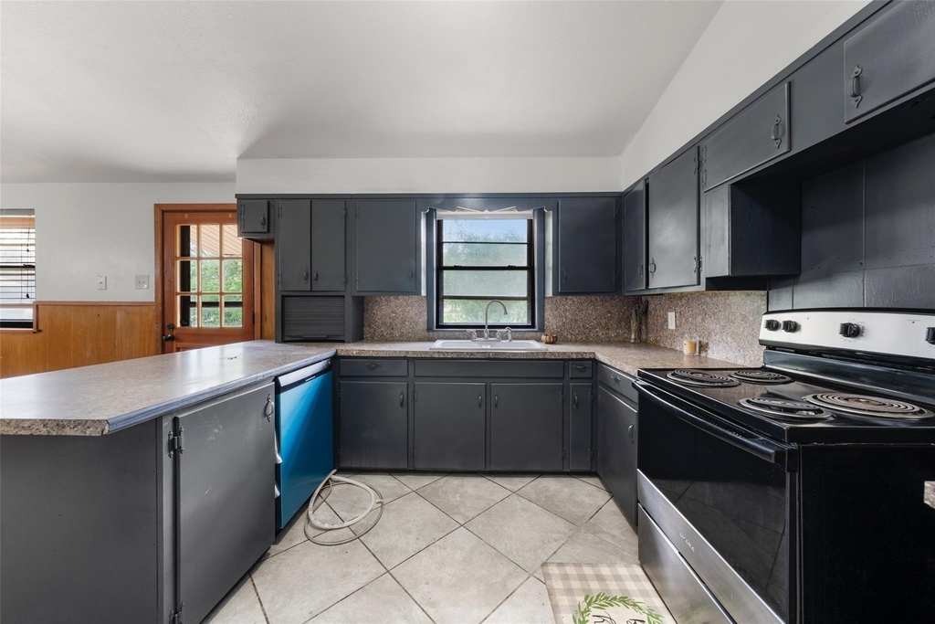 308 Catalina - Photo 6