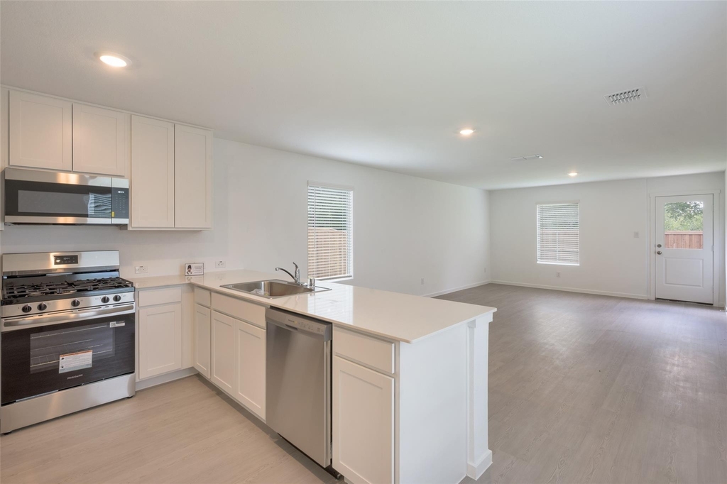 12104 Steeplechase Drive - Photo 4