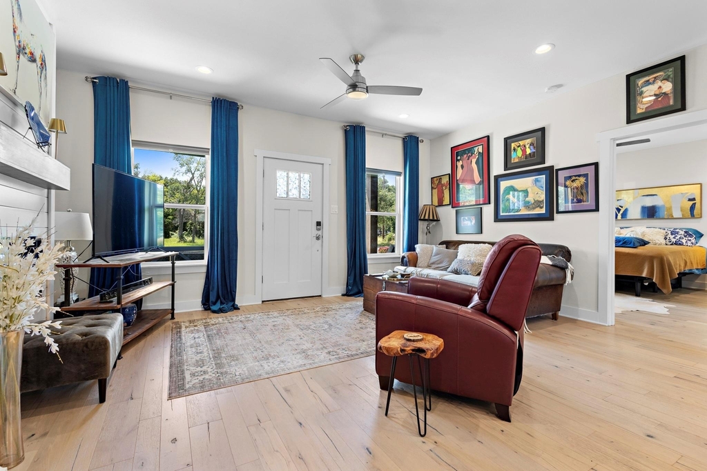 114 Garrett Lane - Photo 1