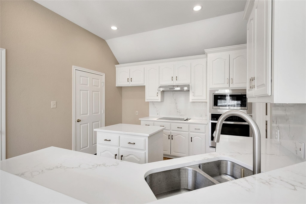 7042 Aspen Creek Lane - Photo 10