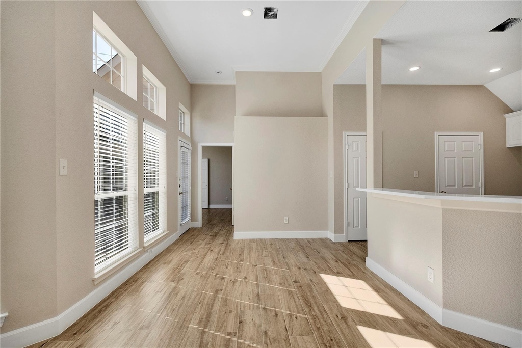 7042 Aspen Creek Lane - Photo 9