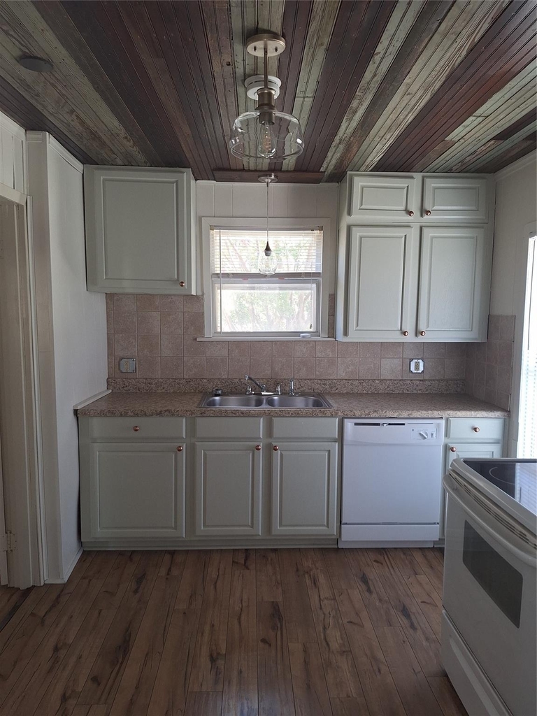 101.5 E Hallsell - Photo 2