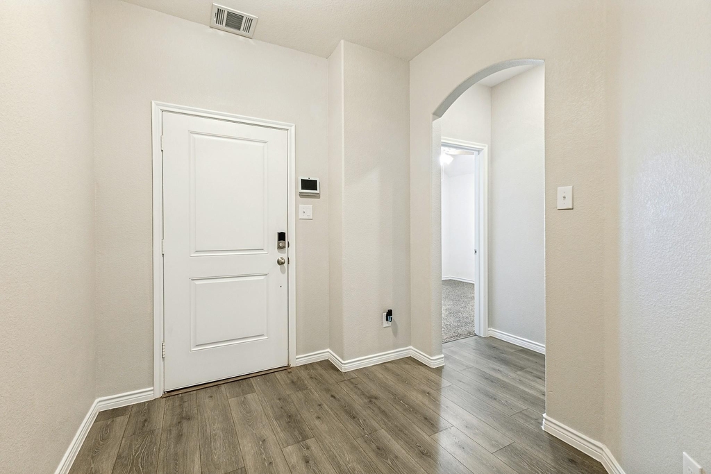 314 Gatecrest Drive - Photo 3