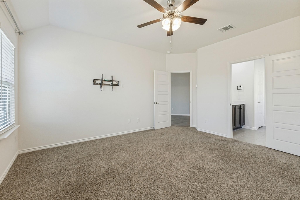 314 Gatecrest Drive - Photo 14